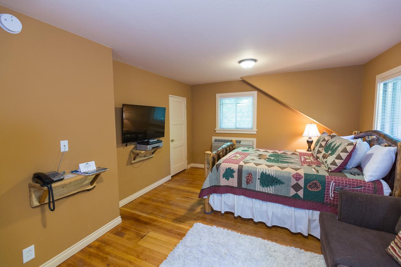 Morrisons Rogue River Lodge Merlin ภายนอก รูปภาพ