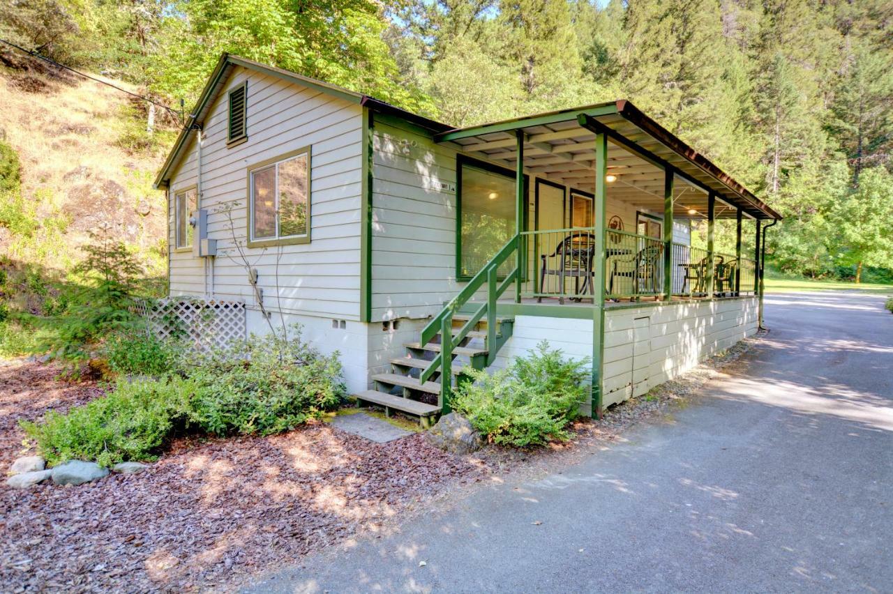 Morrisons Rogue River Lodge Merlin ภายนอก รูปภาพ