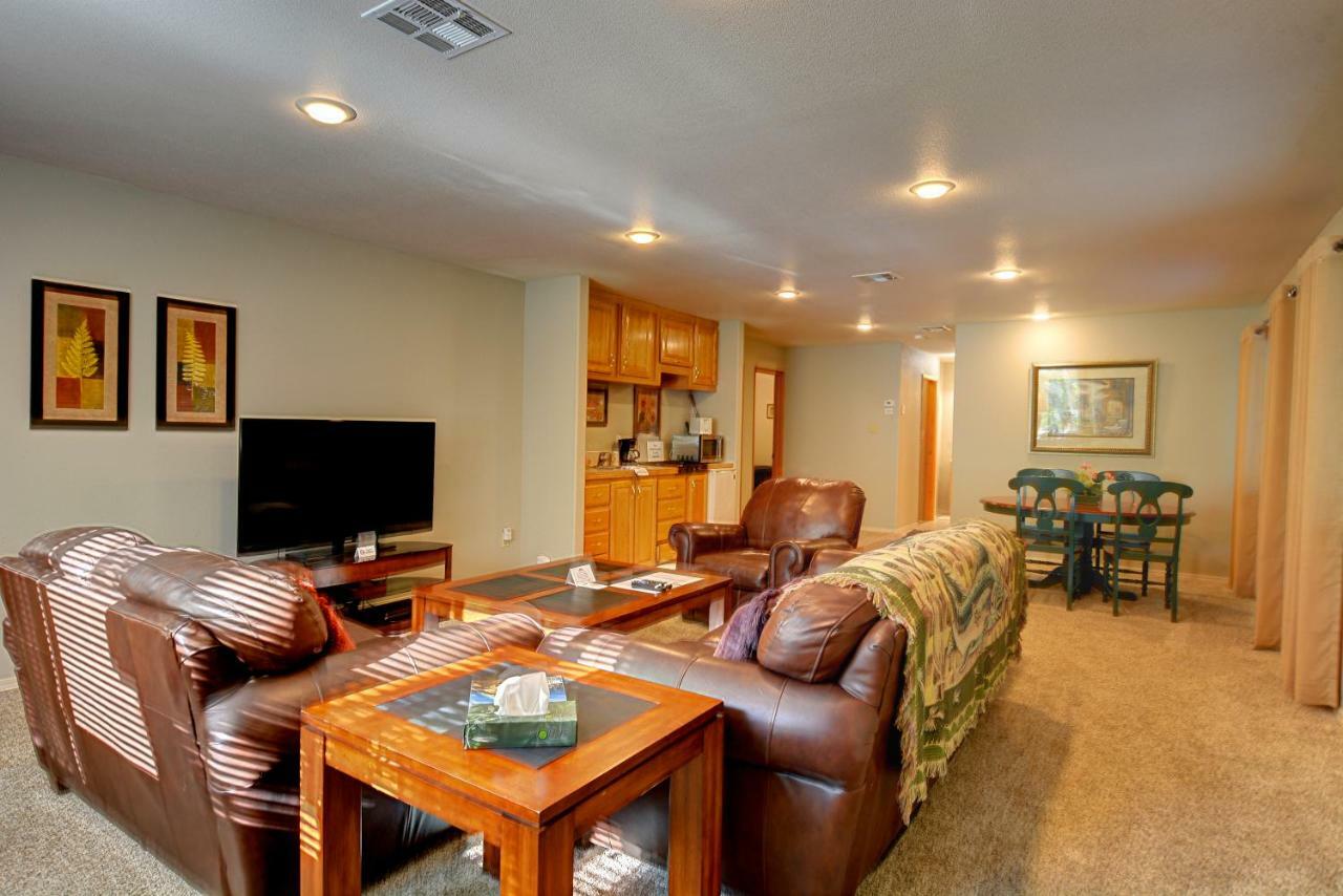 Morrisons Rogue River Lodge Merlin ภายนอก รูปภาพ