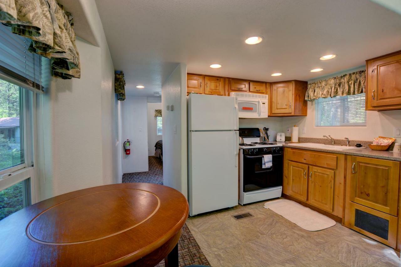 Morrisons Rogue River Lodge Merlin ภายนอก รูปภาพ